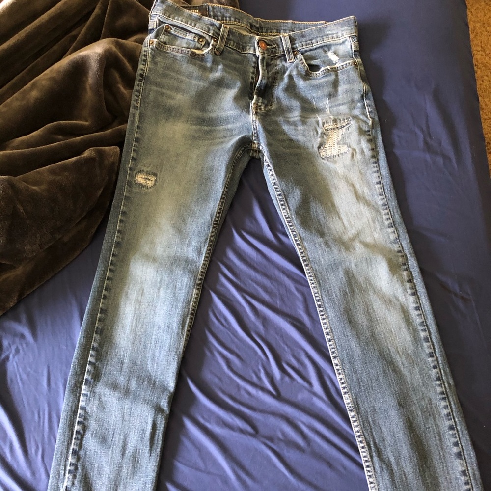 Hollister jeans ripped